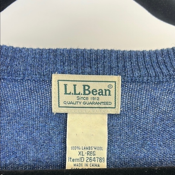 L.L. Bean Lambswool Men’s V-Neck Sweater Size XL - Picture 2 of 5
